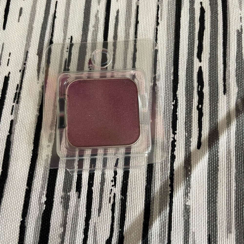 Seint eyeshadow NEW